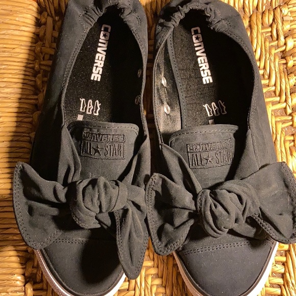 converse bow slip on